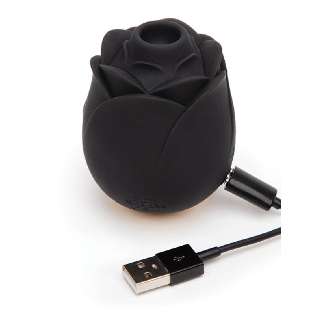 Hearts & Flowers Black Rose