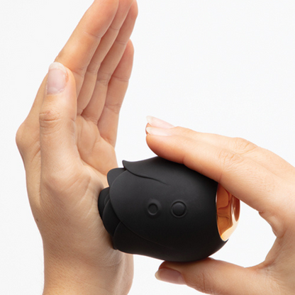 Hearts & Flowers Black Rose